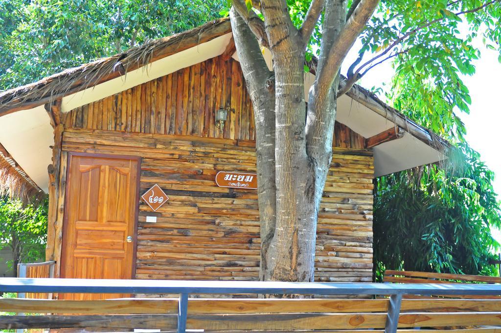 111 Resort & Spa Ban Tha Ramat Exterior foto